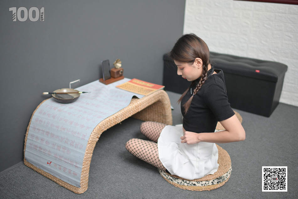 [IESS一千零一夜] 模特：真真《被囚禁在家里练字1